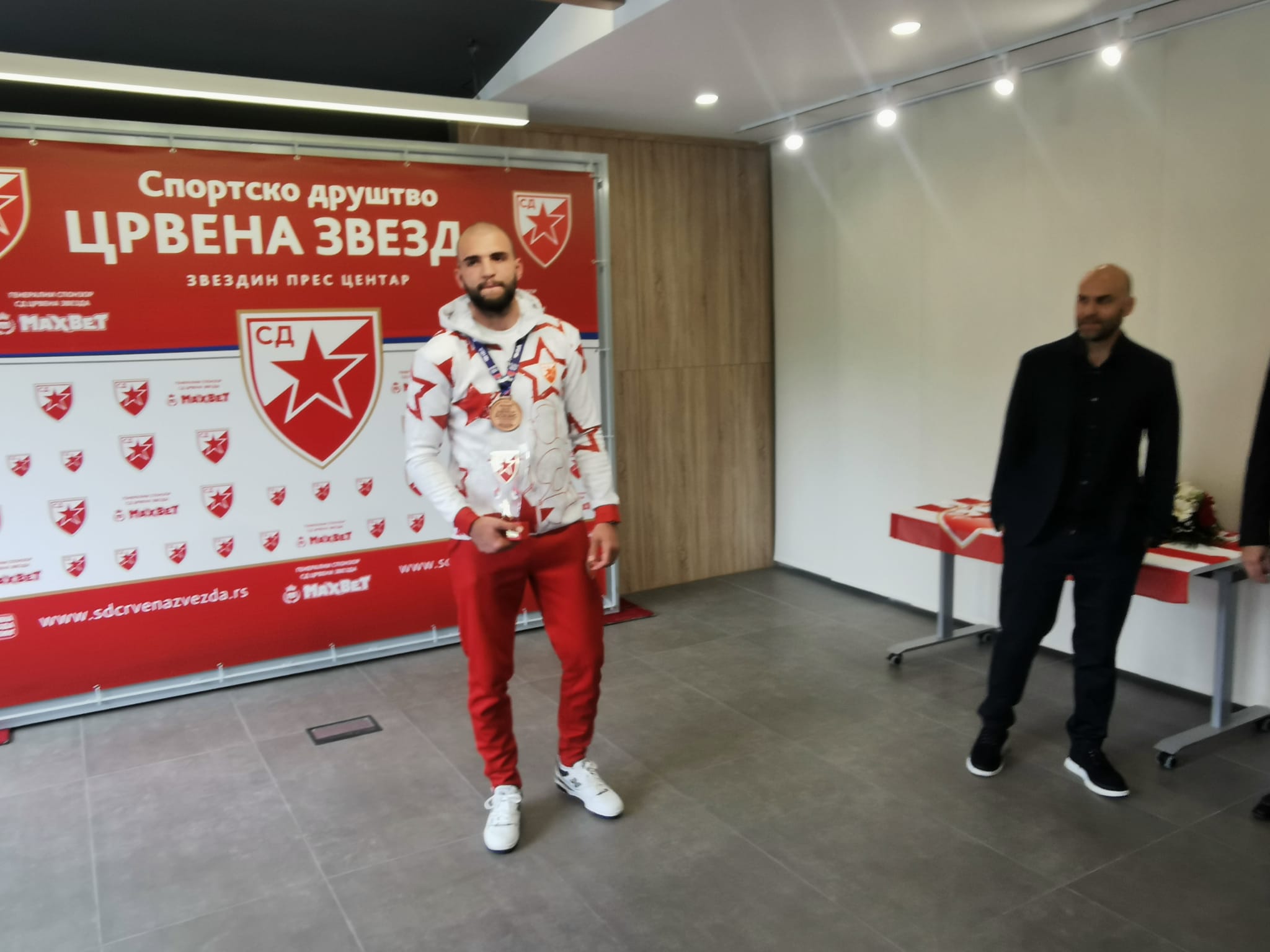 "Otekle su mi ruke": Veljko Ražnatović doživeo veliku povredu, bokser trpeo nesnosne bolove 8 veljko raznatovic portal